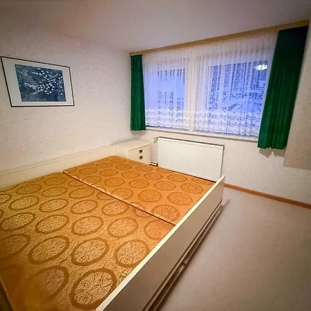 Nyaraló Adelheid *